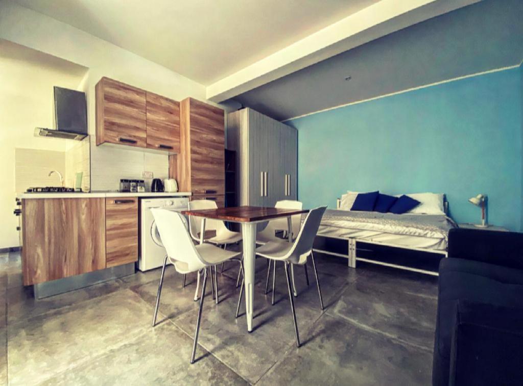 Malta Suites Senglea Exteriör bild